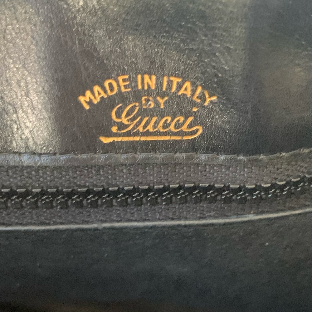 (33) GUCCI 70s Suede Tote - Picture 4 of 12
